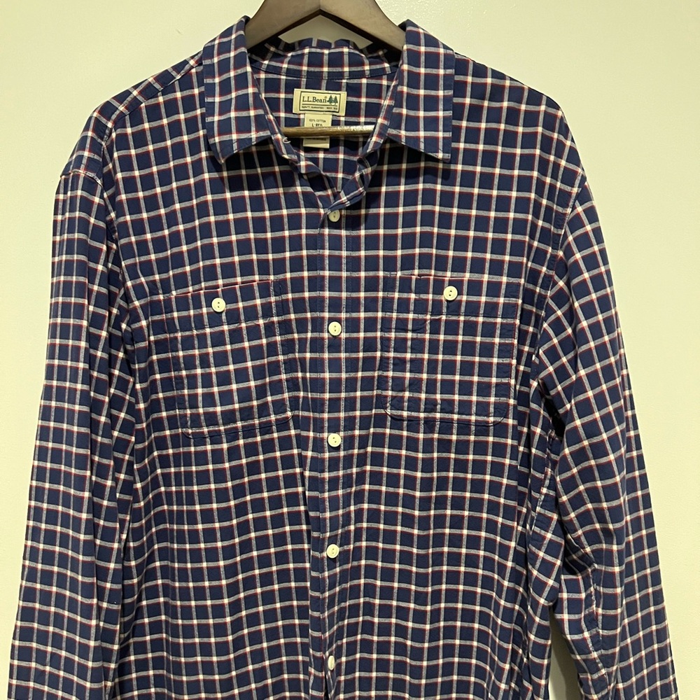LL Bean men’s casual button down shirt Large-reg 100% cotton slightly fitted